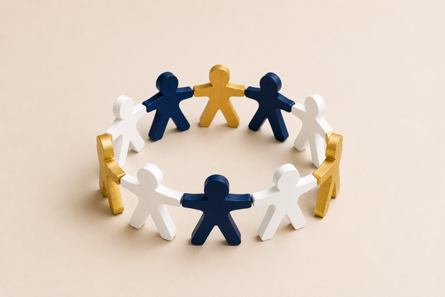 Circle of connected figures representing collaboration and support within Temple Legal Protection’s insurance solutions